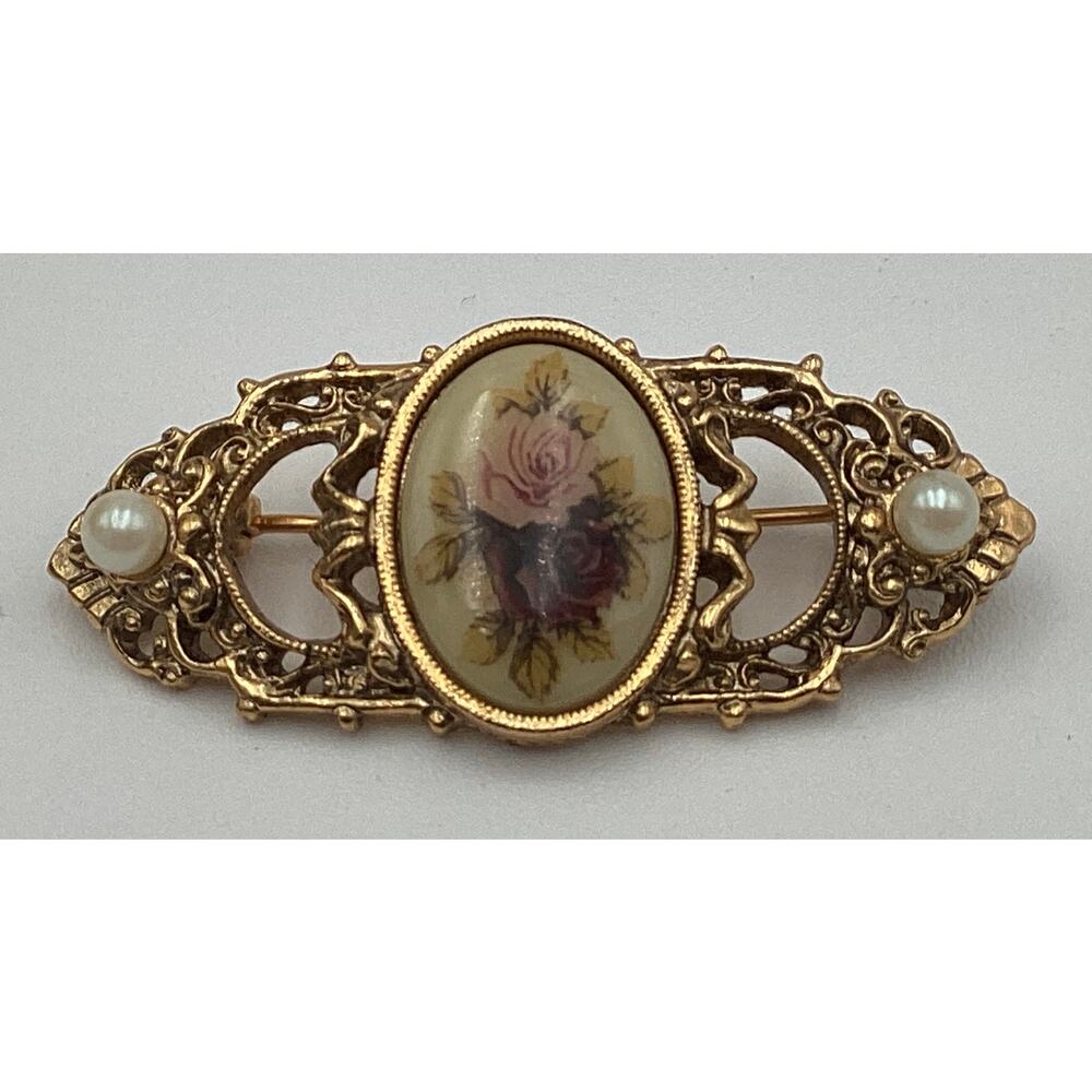 Vintage Victorian Revival Floral Cameo Jewelry Set -Brooch and clip on earrings - Picture 4 of 5